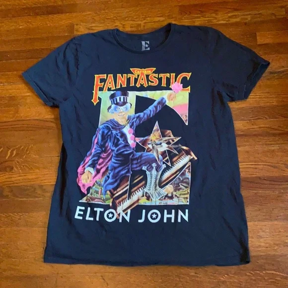 Captain Fantastic T-Shirt - Elton John Beautiful Graphics! Men's Gildan 100% Cotton Tee